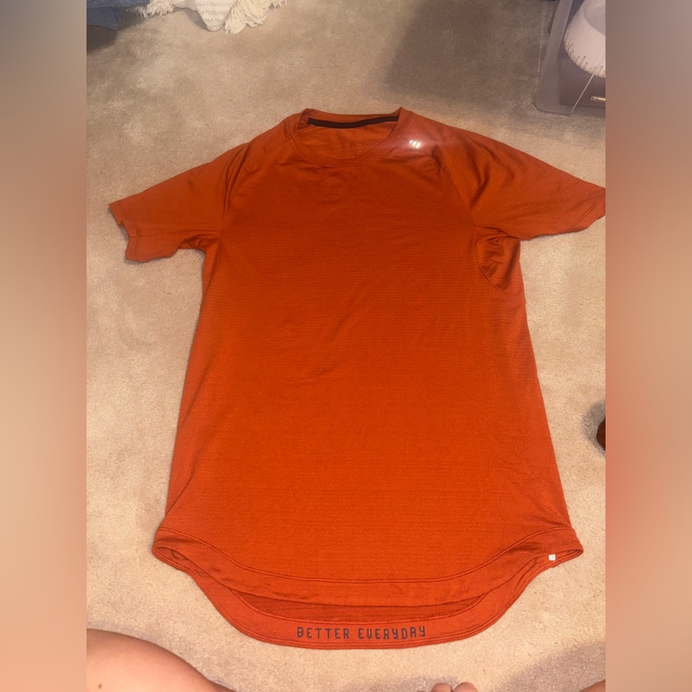 Lululemon Men's Orange T-Shirt
